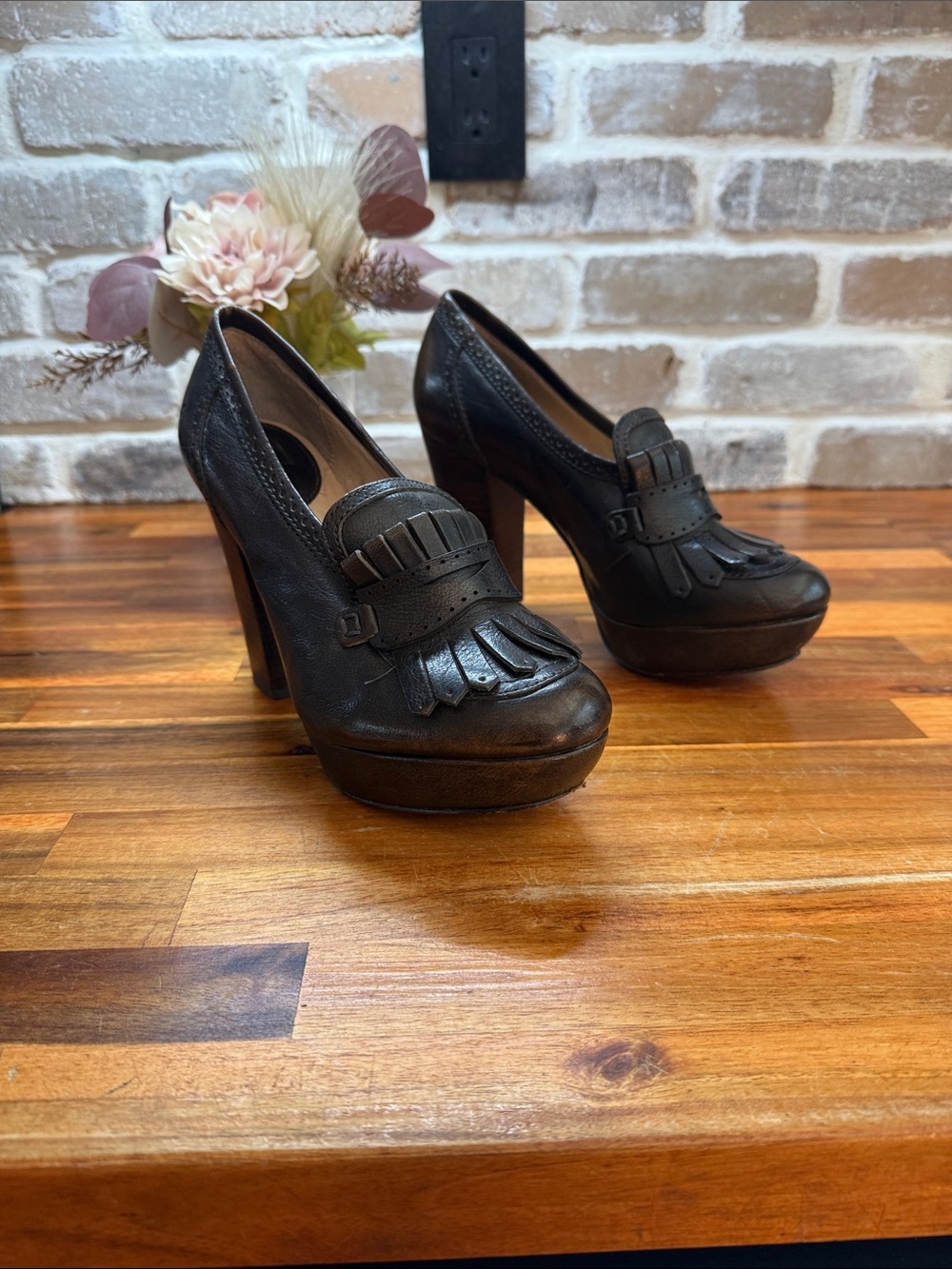 Frye Brown Leather Kiltie Fringe Platform Pumps - Picture 5 of 5